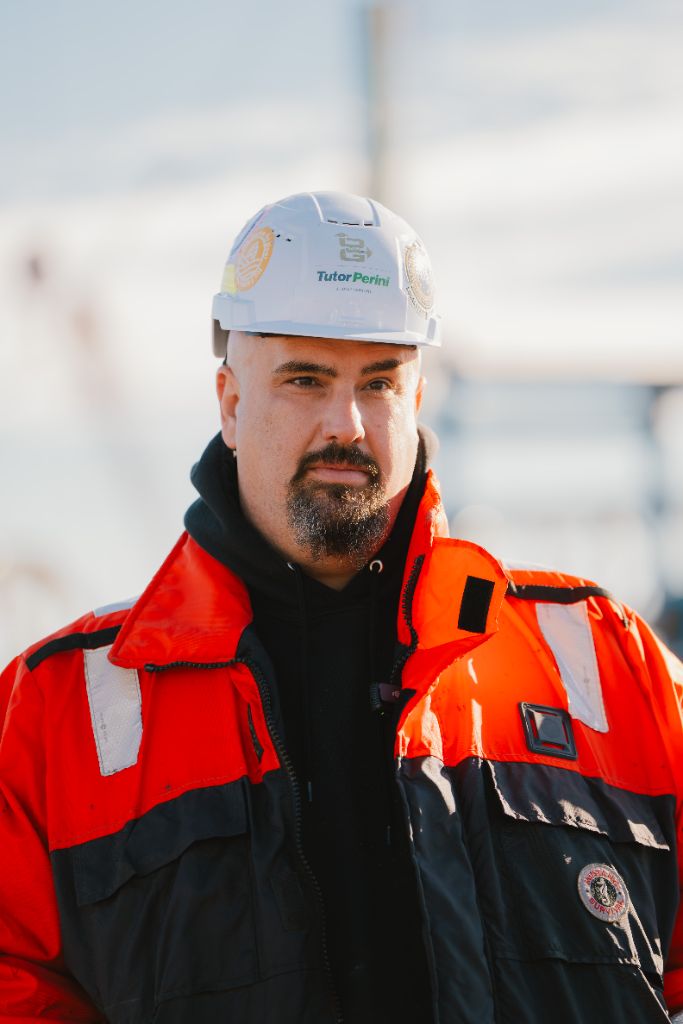 IUOE Local 478 member in hard hat and safety gear on a Connecticut job site